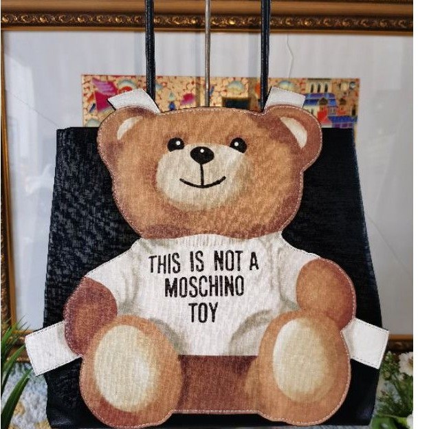 Live Rabu 18/11 Tas Moschino Italy Bear Tote Bag Authentic utk Justnope