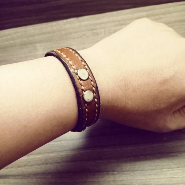 Gelang kulit asli