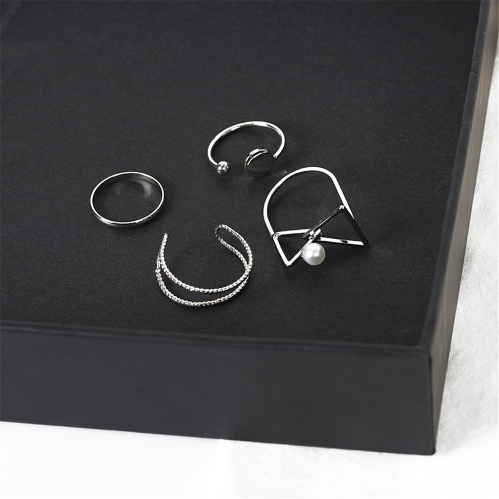 4pcs Set Perhiasan Cincin Metal Simple Model Segitiga Hipster untuk Wanita