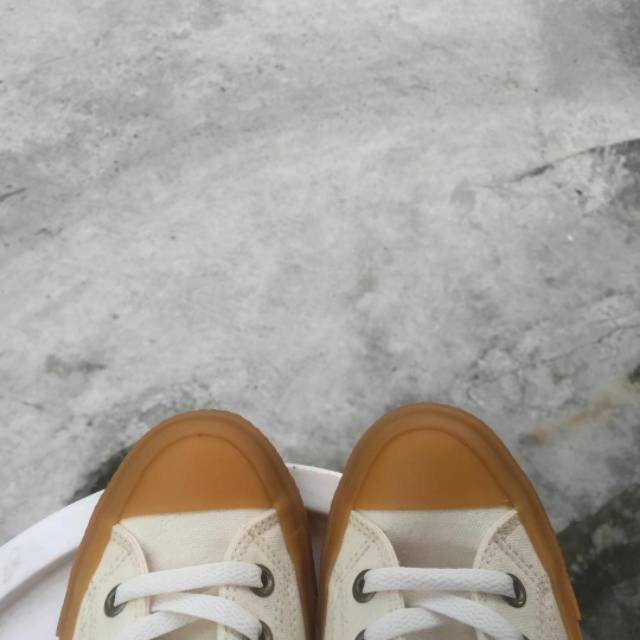 SEPATU VENTELA CREAM GUM HIGH