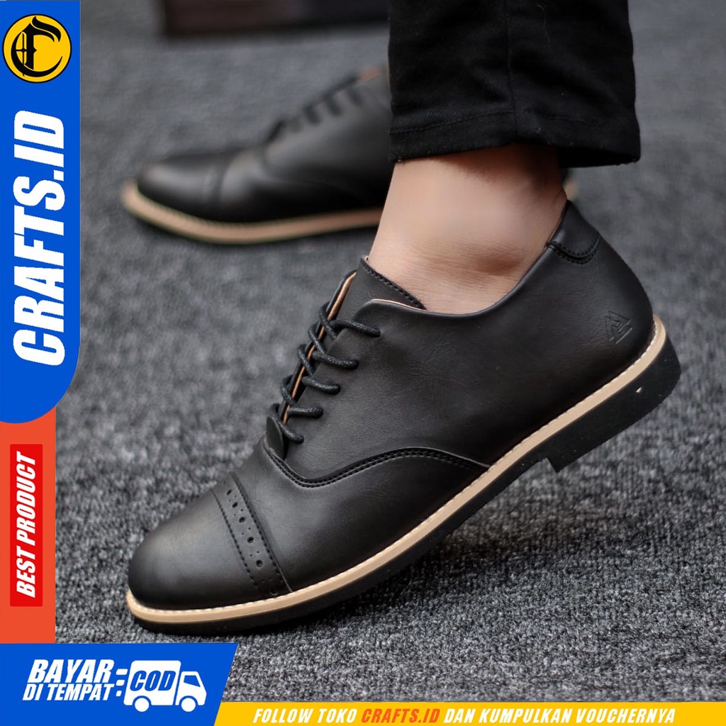 CRAFTS Sage - Sepatu Pantofel Formal Kerja Hitam Pria