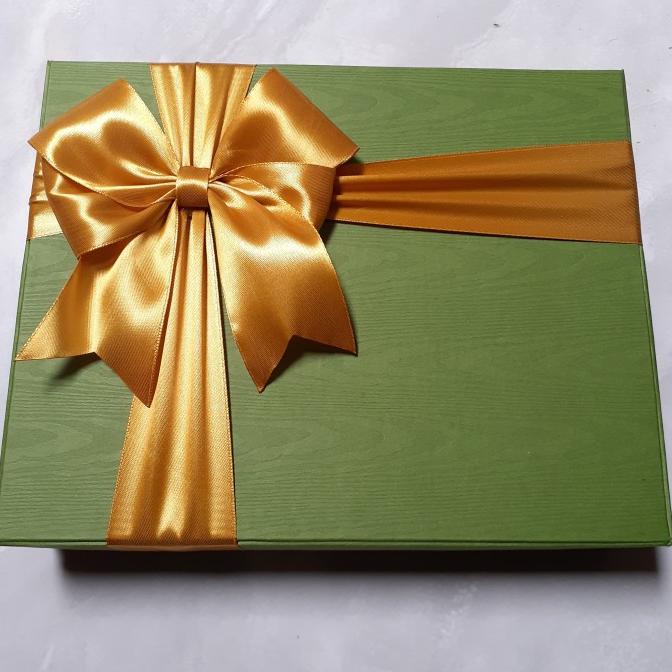 

[COD] BOX KADO SPESIAL WARNA HIJAU PITA GOLD BISA CUSTOM SIZE & WARNA PITA [COD]