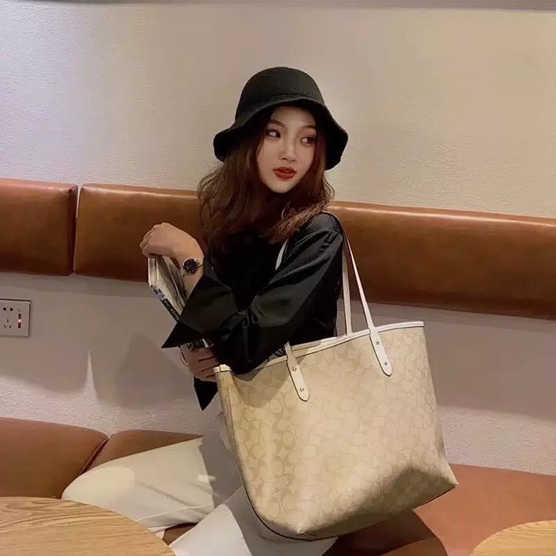 [ READY ] Totebag Wanita Tas Wanita terbaru tas Import wanita batam tas wanita kekinian tas wanita branded tas jinjing wanita handbag wanita Tas bahu wanita Tas kulit wanita COD Tas wanita murah totebag wanita