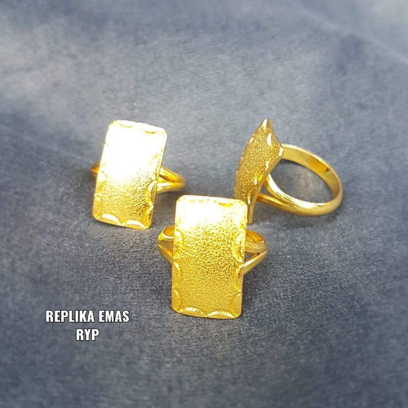 Cincin lapis emas 24k /replika, awet,persis seperti asli,tahan,cantik