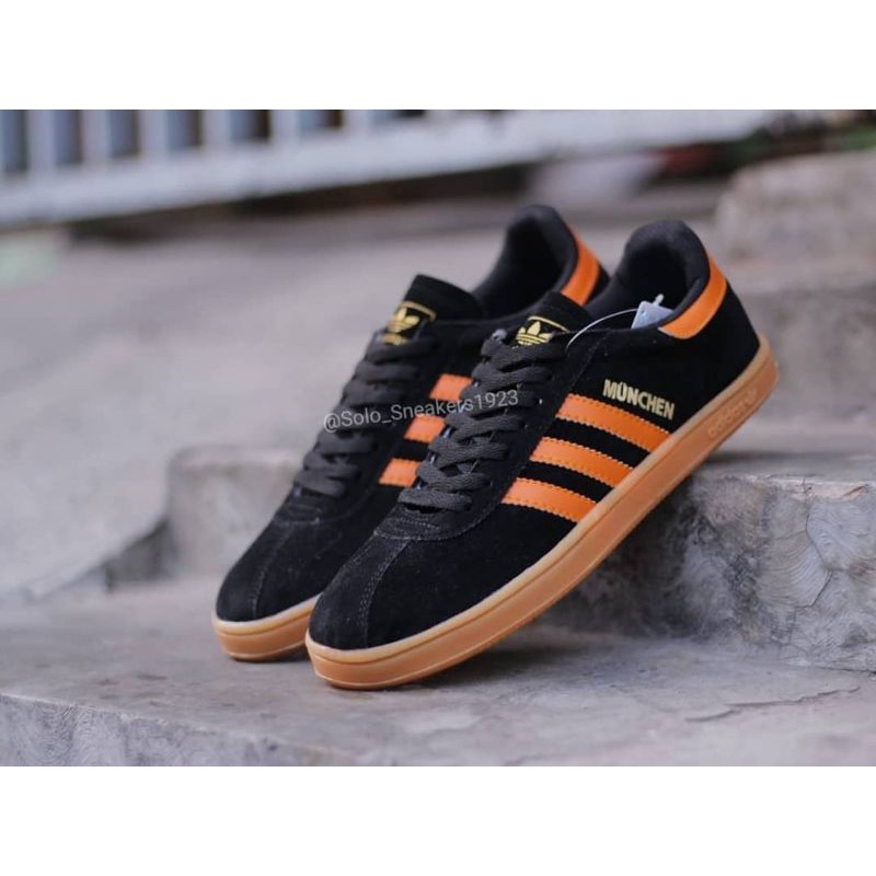 TOP SELER SEPATU PRIA SNEAKERS KASUAL ADIDAS SPEZIAL / SAMBA / MUNCHEN / HAMBURG HANDSBAL-Hitam Oren
