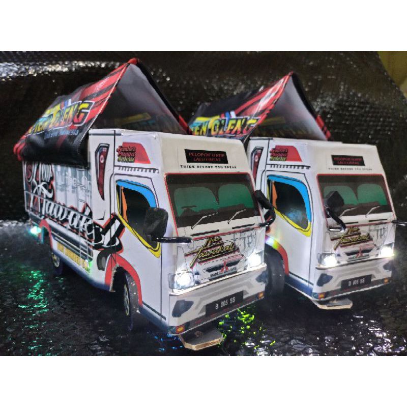 miniatur truck oleng BISA CUSTOM FOTO DAN NAMA DI PINTU BELAKANG