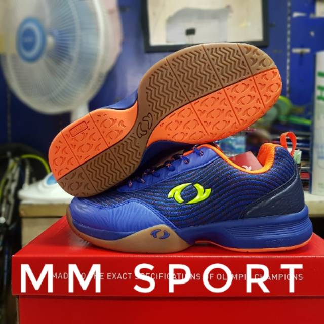 Sepatu badminton astec size 44
