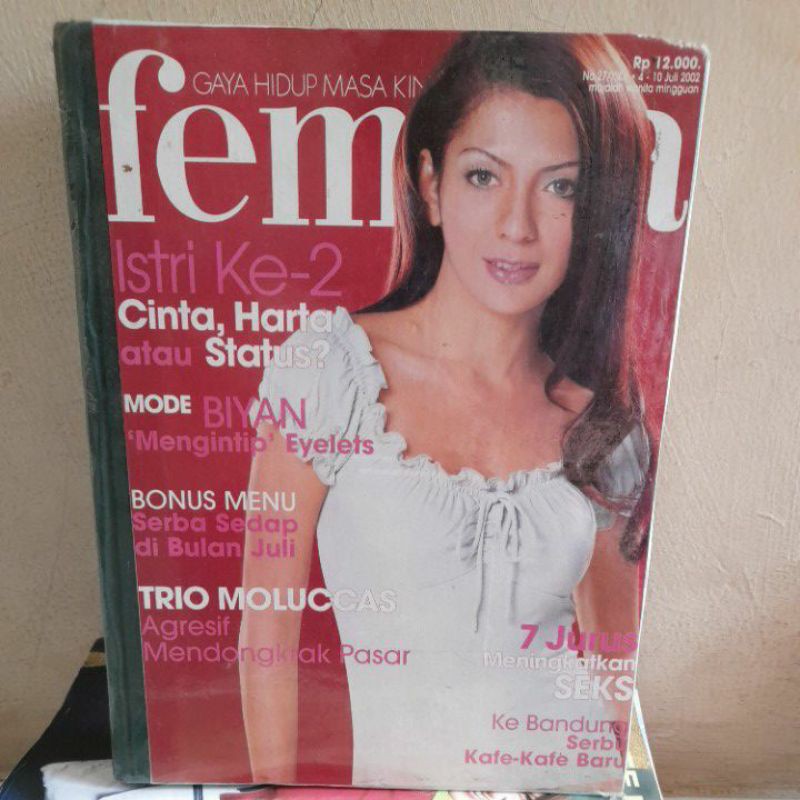 Bundel Majalah Femina edisi Tahun 2002