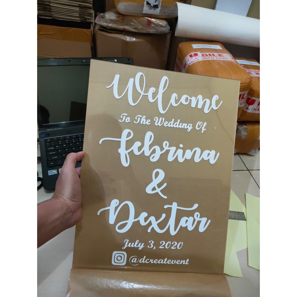 

Papan Nama Wedding, Engagement, Lamaran Bahan Akrilik