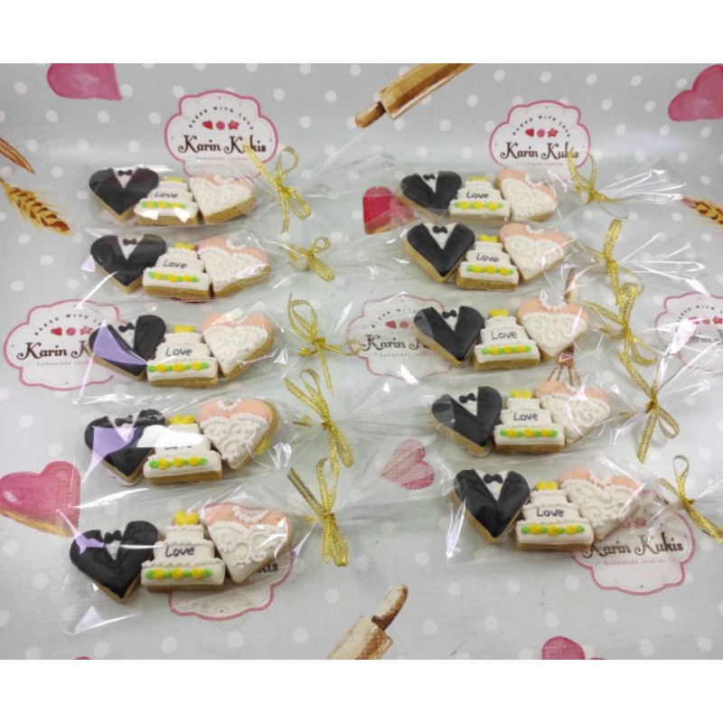 

KUKIS HIAS, KUKIS KARAKTER SOUVENIR NIKAH (minimal order 5 pack)