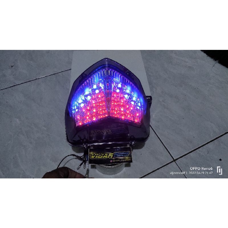 stoplamp CB150R old model 3in1/stoplamp CB150R old 3in1/stoplamp CB150R old/Lampu belakang CB150R ol