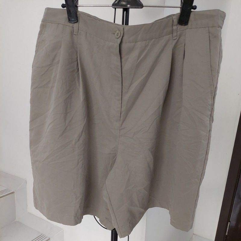 Celana pendek wanita KAREN SCOTT preloved