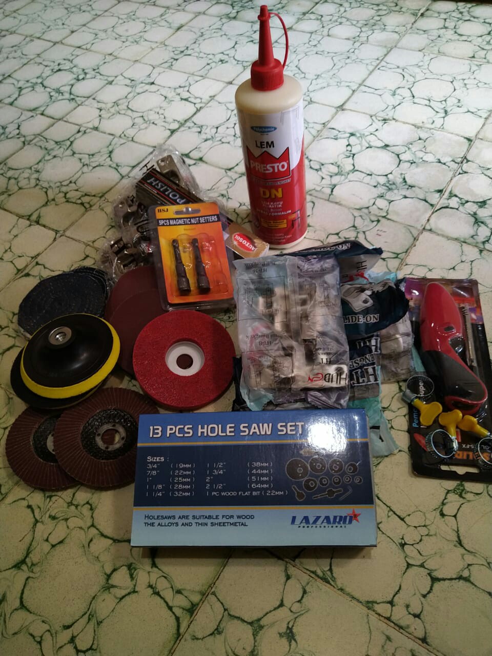 Huben Engsel Sendok Lemari Kitchen Set Bungkuk