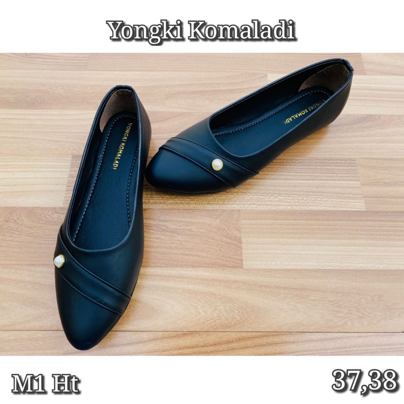 M1 Hitam Flatshoes Yongki