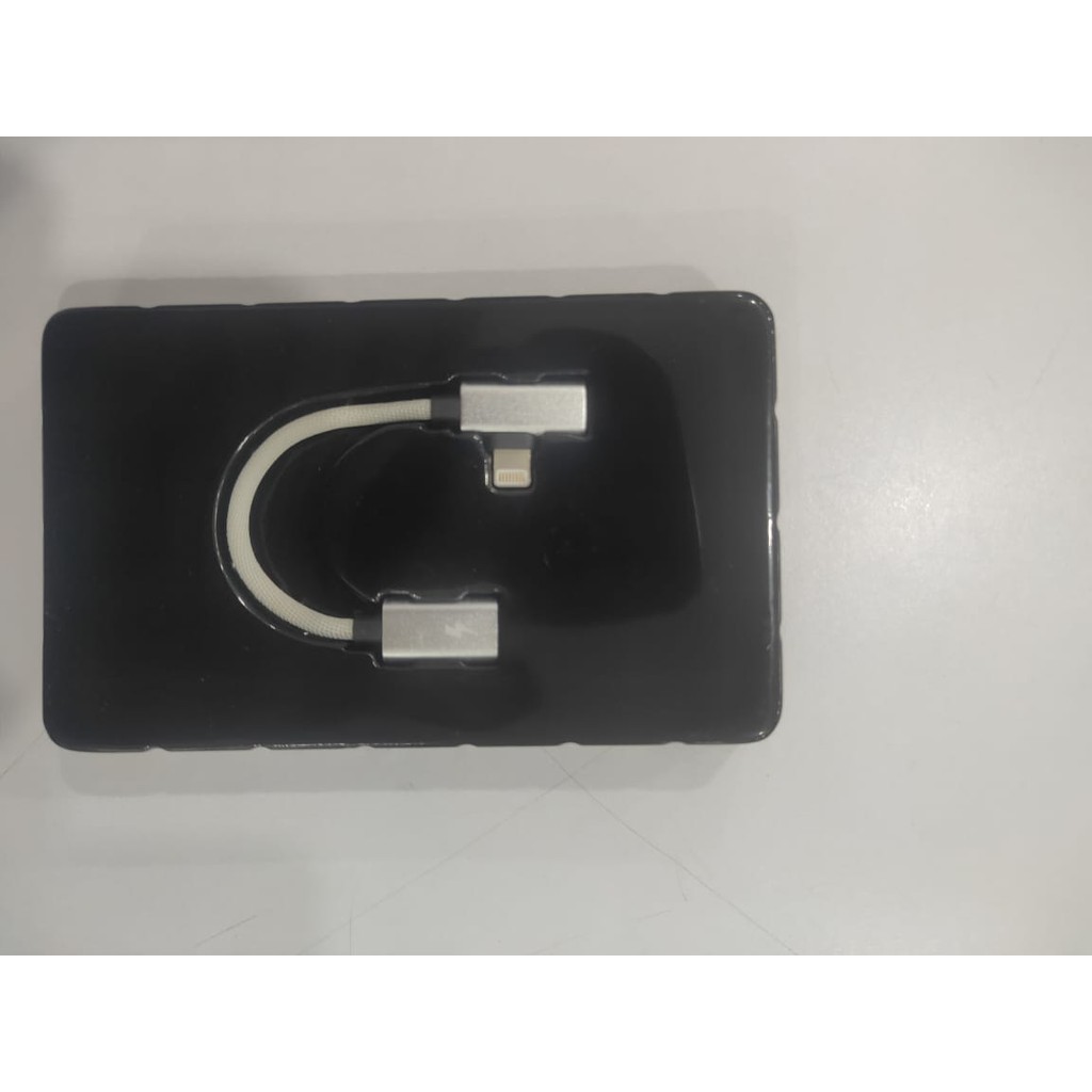 LIGHTNING 2IN1 JH-011A  EARPHONE SPLITTER ADAPTER UNTUK PAKAI EARPHONE SAMBIL CHARGER IPHONE