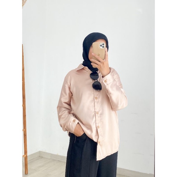 Kemeja Wanita Bahan Satin | Blouse Wanita Polos