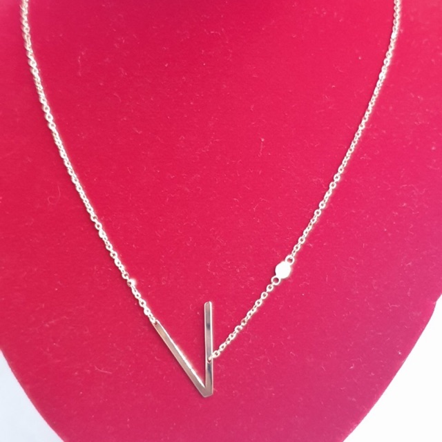 Kalung huruf kekinian cerendelano emas asli kadar 750 huruf V