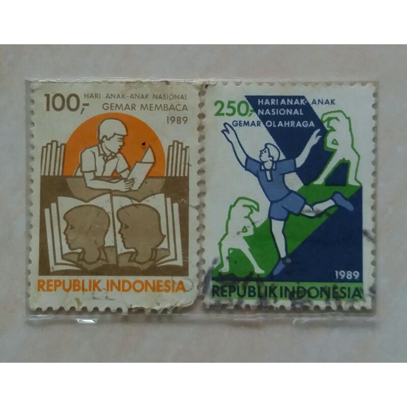 

Perangko Hari Anak-Anak Nasional Tahun 1989 Set Lengkap 2pcs Used