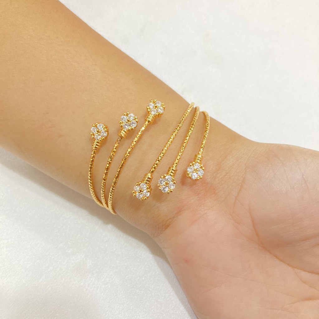 Gelang Cuff Wanita Flexible Motif Bunga Permata Lapis Emas Aksesoris Fashion GLE78