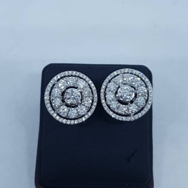 Anting berlian emas dengan emas putih 75%