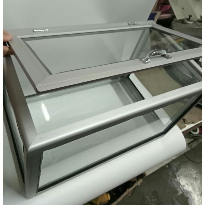 ETALASE KACA JUAL JAMBU KRISTAL BUAH SEGAR DISPLAY BUAH JUS SEGAR