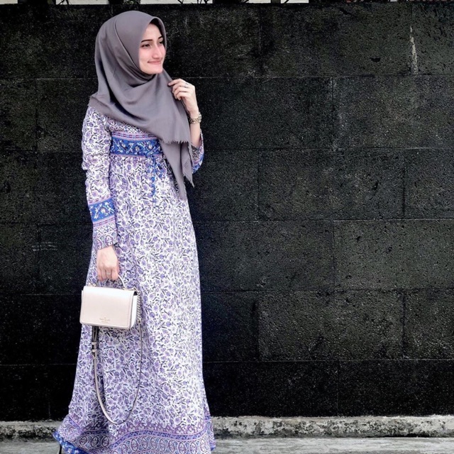 Yasmin simple dress by Nadeea