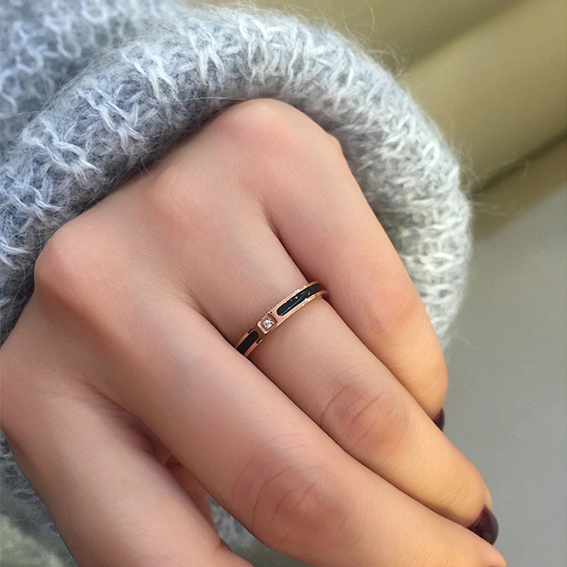 Cincin Titanium Wanita Couple Anti Karat Aksen Berlian Imitasi Korea Terbaru Dalika