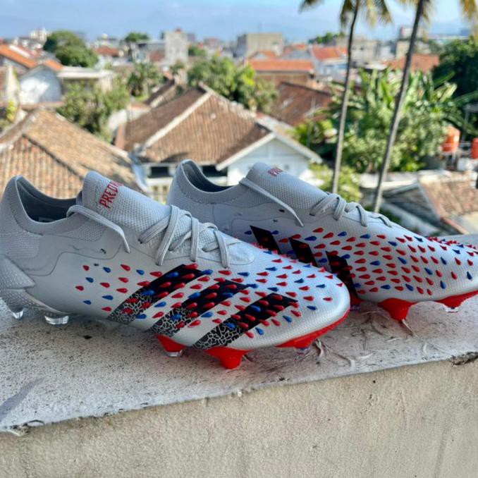Sepatu Bola Adidas Predator Freak 1 Low Showpiece Rieskafadilah