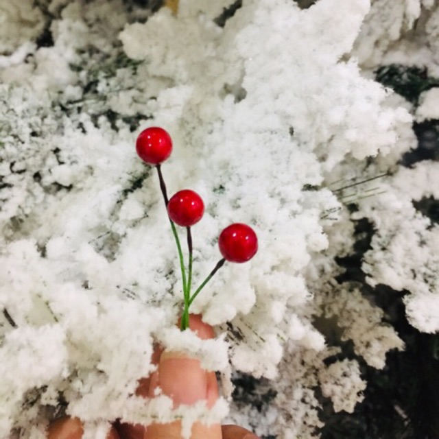 hiasan natal buah ceri kecil 1,5cm