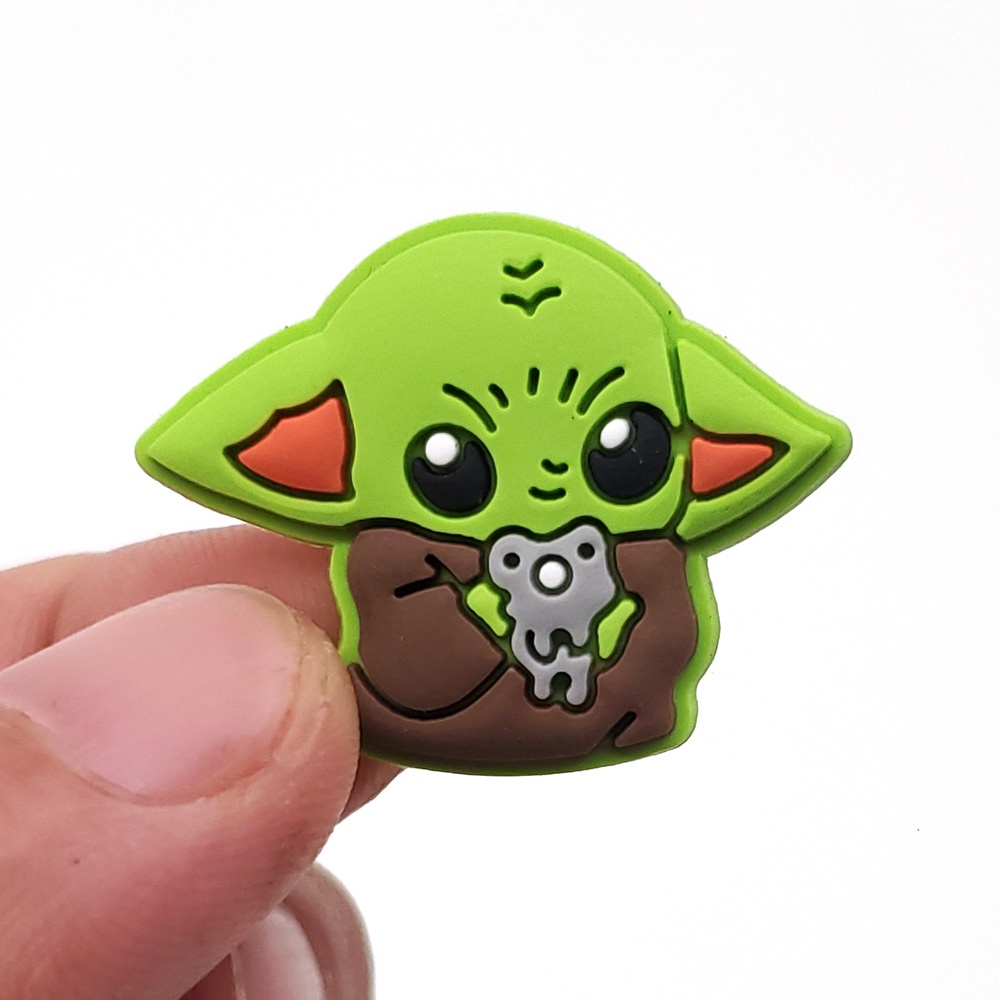 Crocs Pin 1pcs Yoda yang lucu shoe charms decorate sandal accessories  Jibbitz Bahan DIY Dapat Dilepas Hadiah Anak