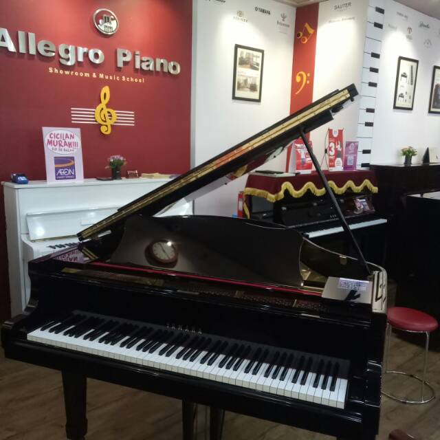 grand piano yamaha g1