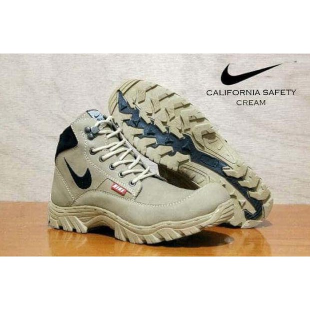 NOTED ASLI SEPATU BOOTS NIKE CALIFORNIA TRACKING SAFETY PRIA CASUAL BOOTS - HITAM, 39 