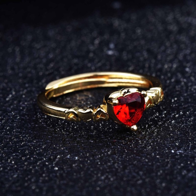 Cincin Baja Titanium Emas Ruby Berbentuk Hati Wanita Fashion Perhiasan Berlian Kristal Pertunangan Pernikahan Rings