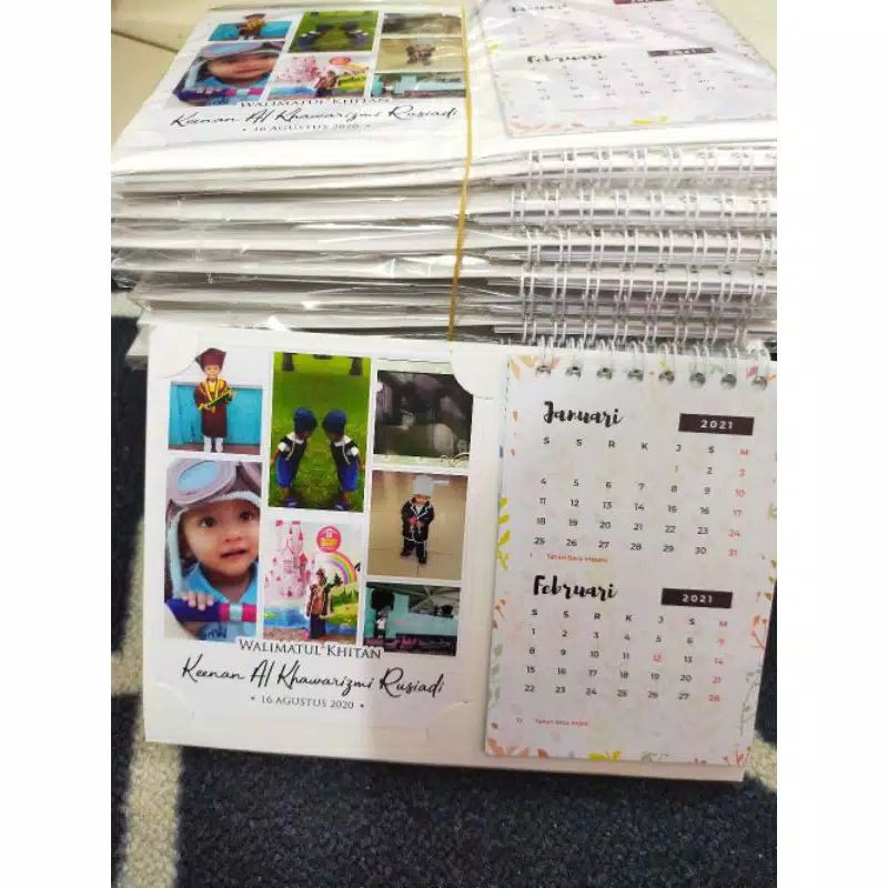 

Kalender duduk 2021 Custome