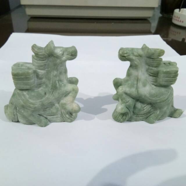 Ukiran batu alam patung kuda