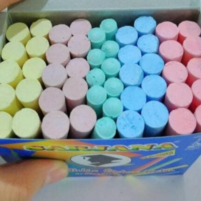 

Promo Awal tahun kapur tulis warna sarjana 1 box kecil isi 50batang mix Promo Awal tahun