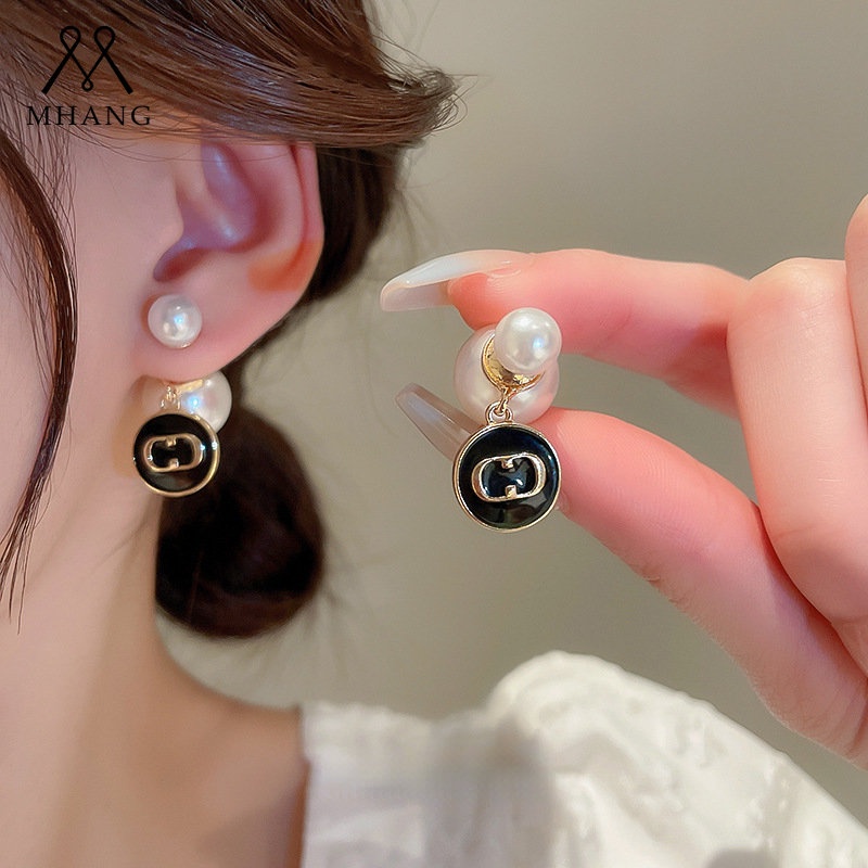 Anting Tusuk Gantung Desain Alfabet Hias Mutiara Gaya Perancis / Vintage / Korea Untuk Wanita