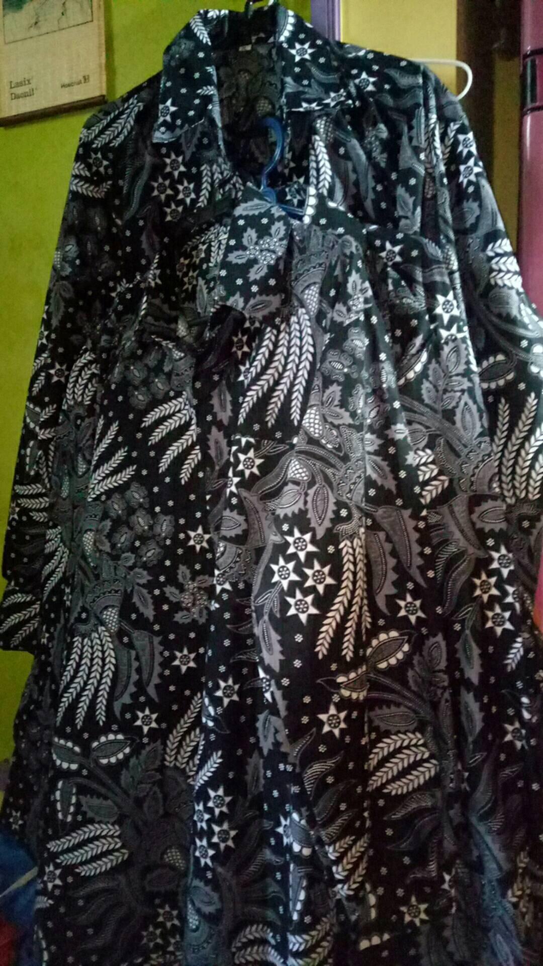 Kemeja Batik Pria Motif Manggar Abu-abu.