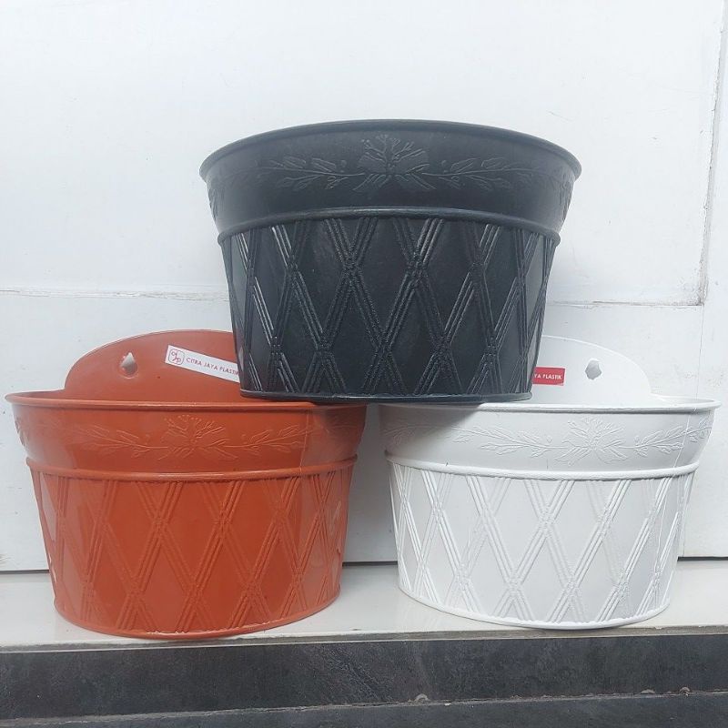 Pot Bunga Dinding Citra Yunani 18 kode 8718 Hitam Putih Coklat diameter atas 18x11 cm pakai 2 cantol