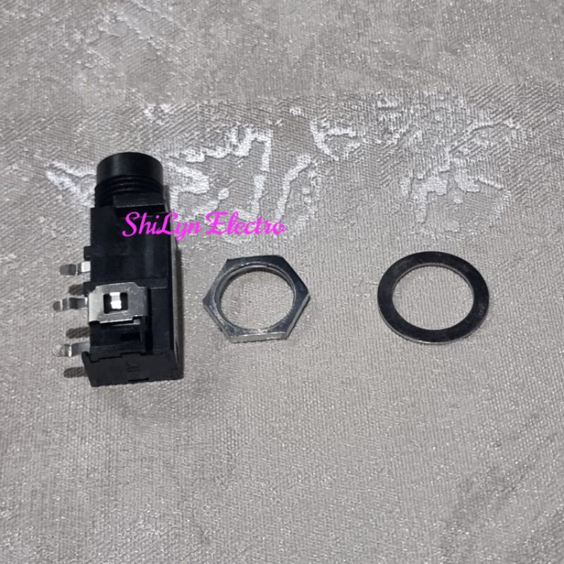 SOKET AKAI MONO PLASTIK 3P SOCKET 3 PIN