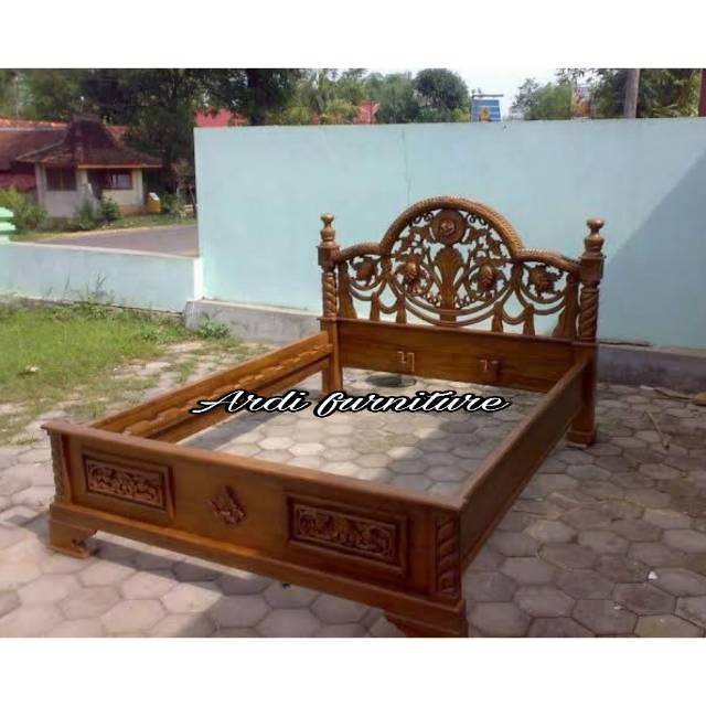 Tempat tidur,ranjang ukir,dipan kayu jati - dipan ukir