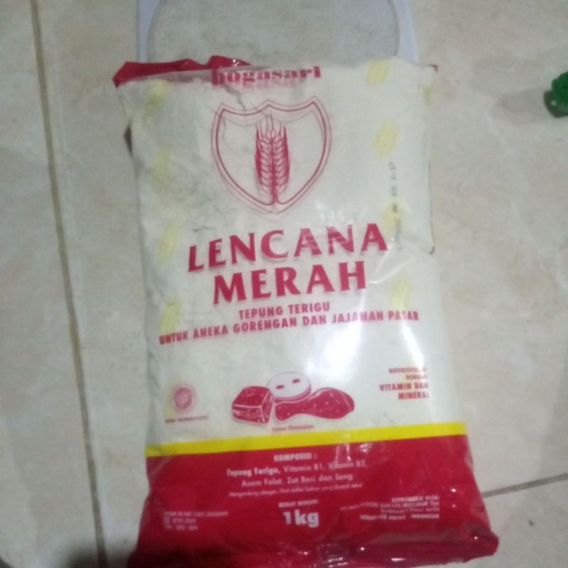 

TEPUNG TERIGU LENCANA MERAH 1KG