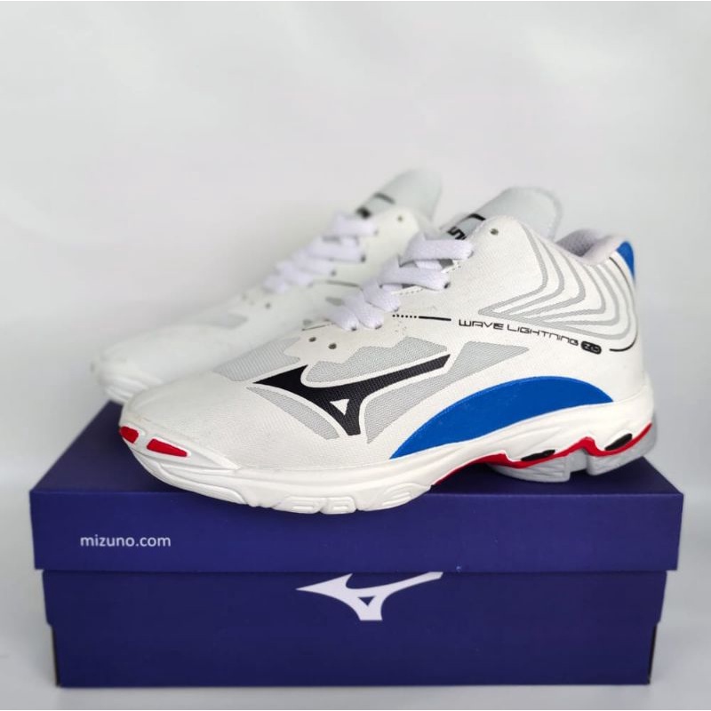 Sepatu volley mizuno wave momentum 2 SEPATU VOLY WANITA SEPATU VOLY WANITA MIZUNO  SEPATU MIZUNO VOLI CEWEK  SEPATU OLAHRAGA VOLI VOLI VOLLEY