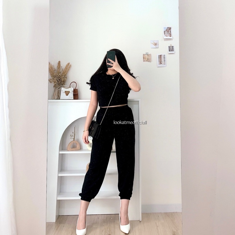 Lookatmeofficial • Zoey Set 2in1 Jogger + Crop Top Premium-Hitam