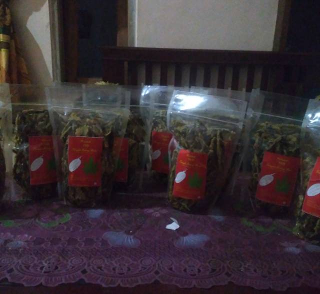 

Kripik Daun Singkong