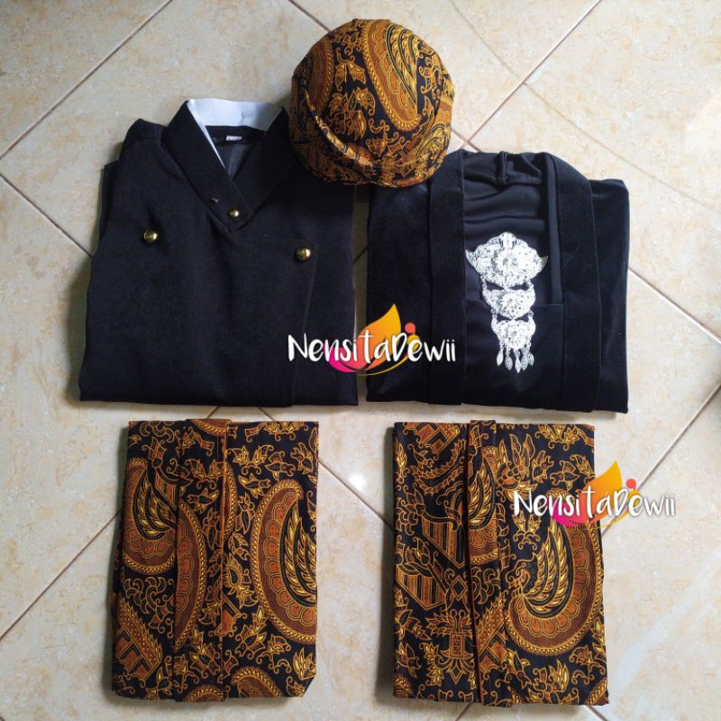 Baju Prewedding Couple Adat Jawa - Solo, Motif Semenromo