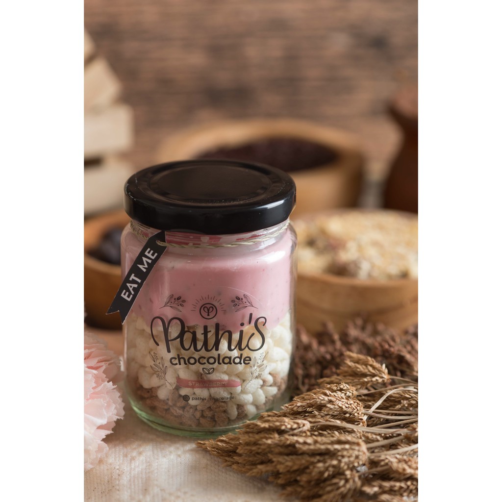 

Pathis Chocolade Coklat Lumer JAR CRUST CRUNCHY - STRAWBERRY