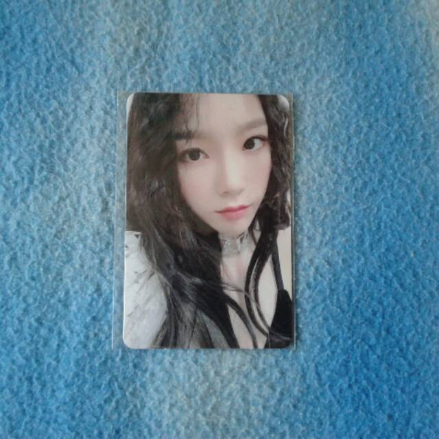 Photocard Taeyeon SNSD Album Holiday Night OFFICIAL