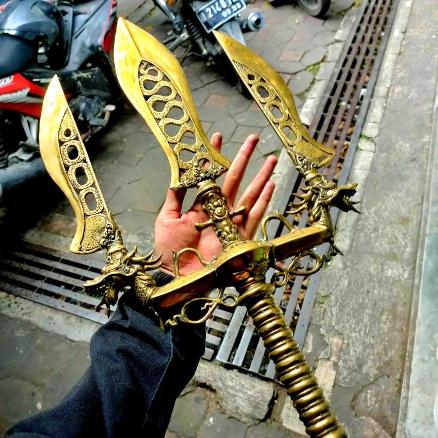 Pusaka Tombak Pataka Naga Nareswara Majapahit Antik AP031