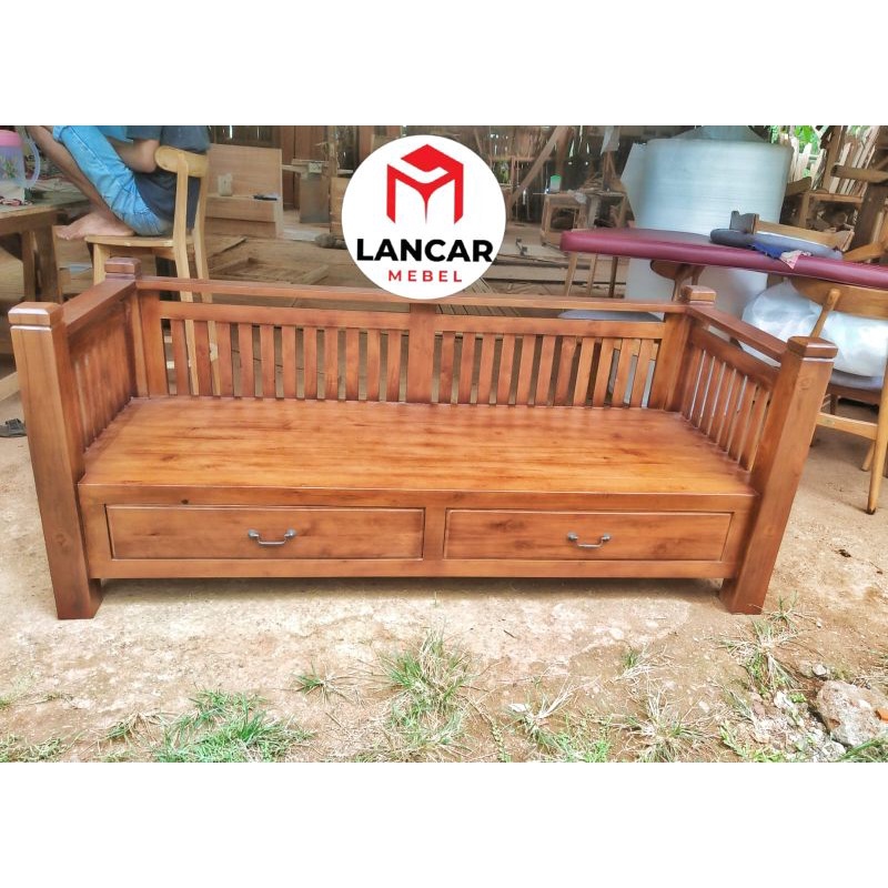 Bale-bale Kayu Jati Minimalis